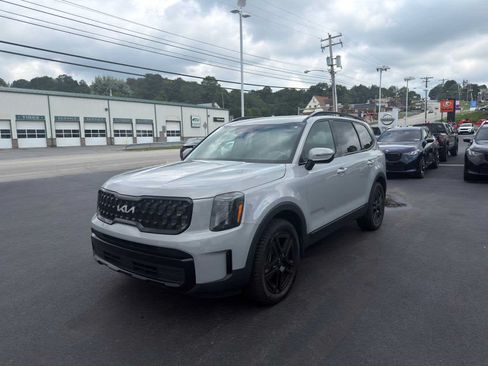 Used 2024 Kia Telluride EX X-Line AWD/4WD image 3