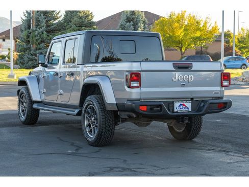 Used 2020 Jeep Gladiator Overland w/ Trailer Tow Package image 5
