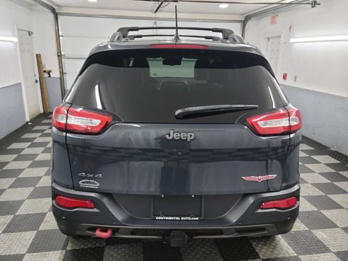 Used 2016 Jeep Cherokee Trailhawk w/ Comfort/Convenience Group AWD/4WD image 5