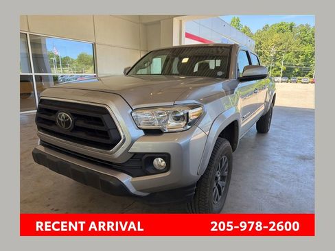 Used 2020 Toyota Tacoma SR5 RWD image 1