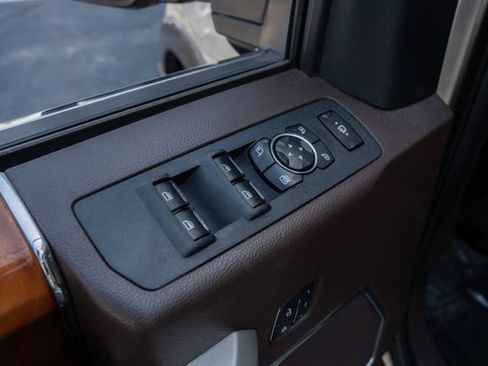 Used 2017 Ford F250 King Ranch w/ King Ranch Ultimate Package AWD/4WD image 22