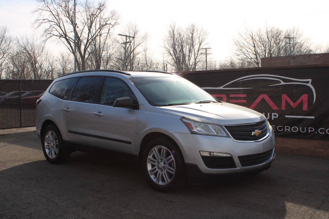 Used 2017 Chevrolet Traverse LS AWD/4WD image 4
