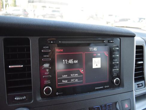 Used 2020 Toyota Sienna LE image 16