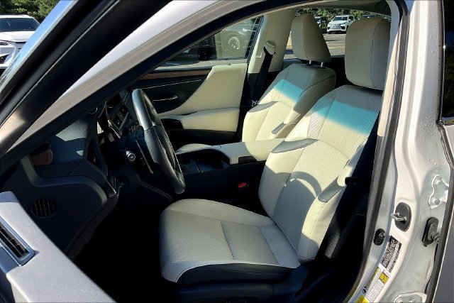 Certified 2025 Lexus ES 350 w/ Premium Package FWD image 3