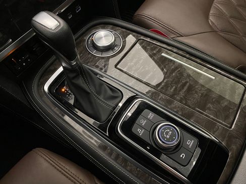 Used 2023 Nissan Armada Platinum w/ Captain's Chairs Package image 18