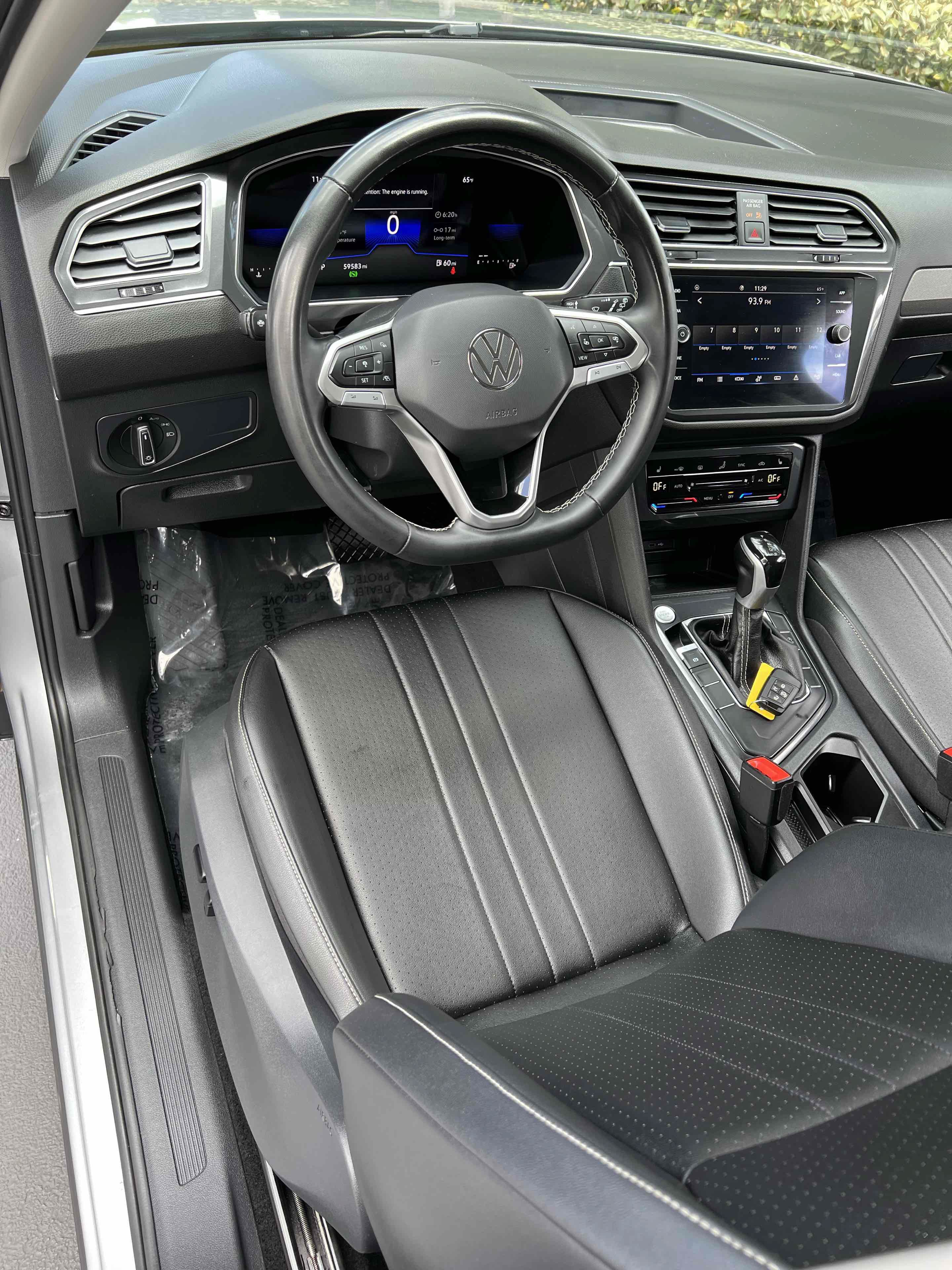 Used 2023 Volkswagen Tiguan SE FWD image 23