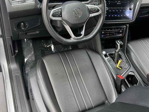 Used 2023 Volkswagen Tiguan SE FWD image 23
