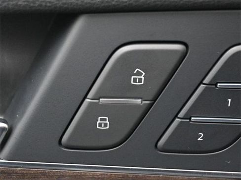 Used 2024 Audi Q5 e Premium Plus w/ Premium Plus Package image 14