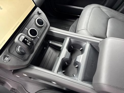 New 2026 Land Rover Defender 110 X-Dynamic SE AWD/4WD image 13
