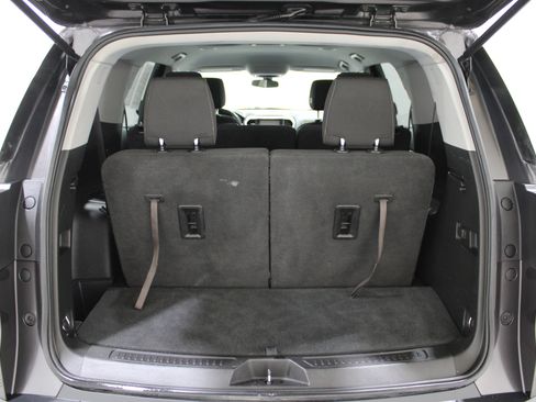 Used 2018 GMC Acadia SLE image 27