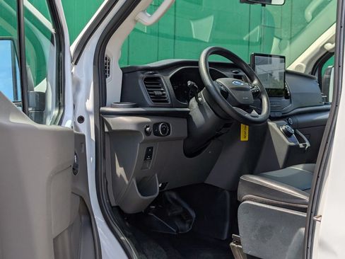 Used 2023 Ford E-Transit Medium Roof RWD image 22