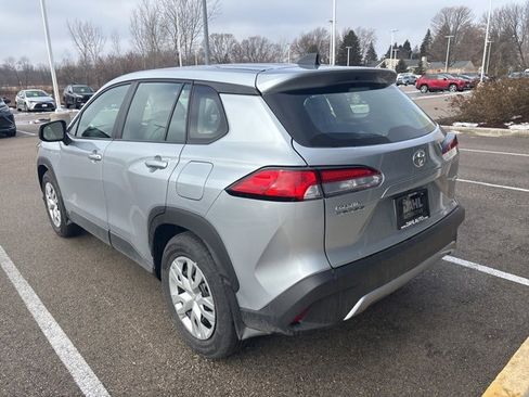 Used 2024 Toyota Corolla Cross L image 13