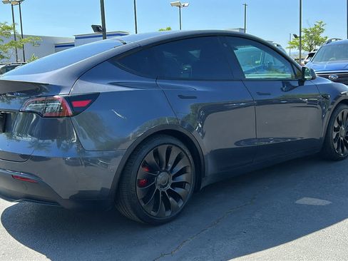 Used 2022 Tesla Model Y Performance AWD/4WD image 5