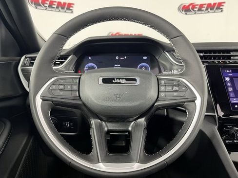 New 2025 Jeep Grand Cherokee L Altitude image 14