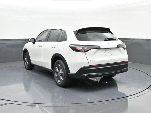 New 2026 Honda HR-V LX image 8