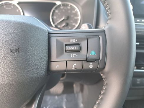 Used 2026 Nissan Rogue SV w/ Cold Weather Package AWD/4WD image 18