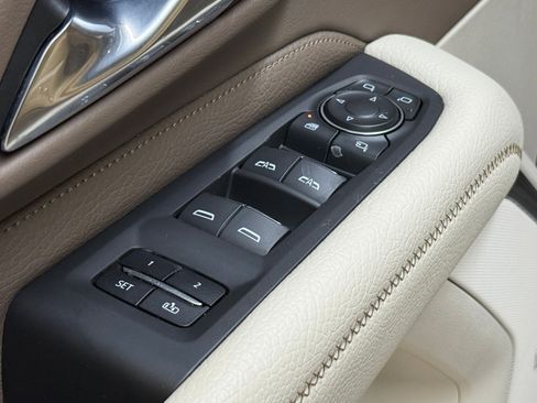 Used 2021 GMC Yukon Denali w/ Denali Premium Package image 24