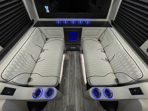 Used 2024 Mercedes-Benz Sprinter 3500 image 39