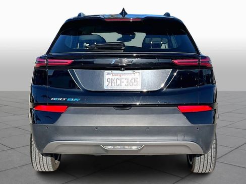 Used 2023 Chevrolet Bolt EUV LT w/ Comfort Package image 5