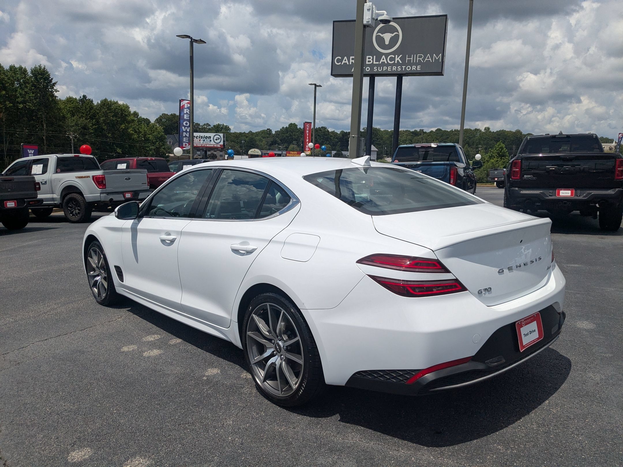 Used 2023 Genesis G70 2.0T AWD/4WD image 7