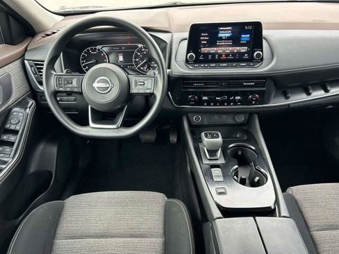 Used 2023 Nissan Rogue SV image 13