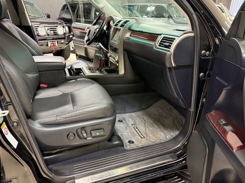 Used 2017 Lexus GX 460 Premium image 24
