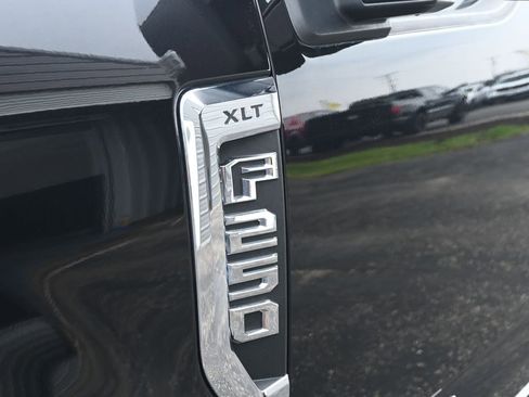 Used 2019 Ford F250 XLT w/ XLT Premium Package AWD/4WD image 15