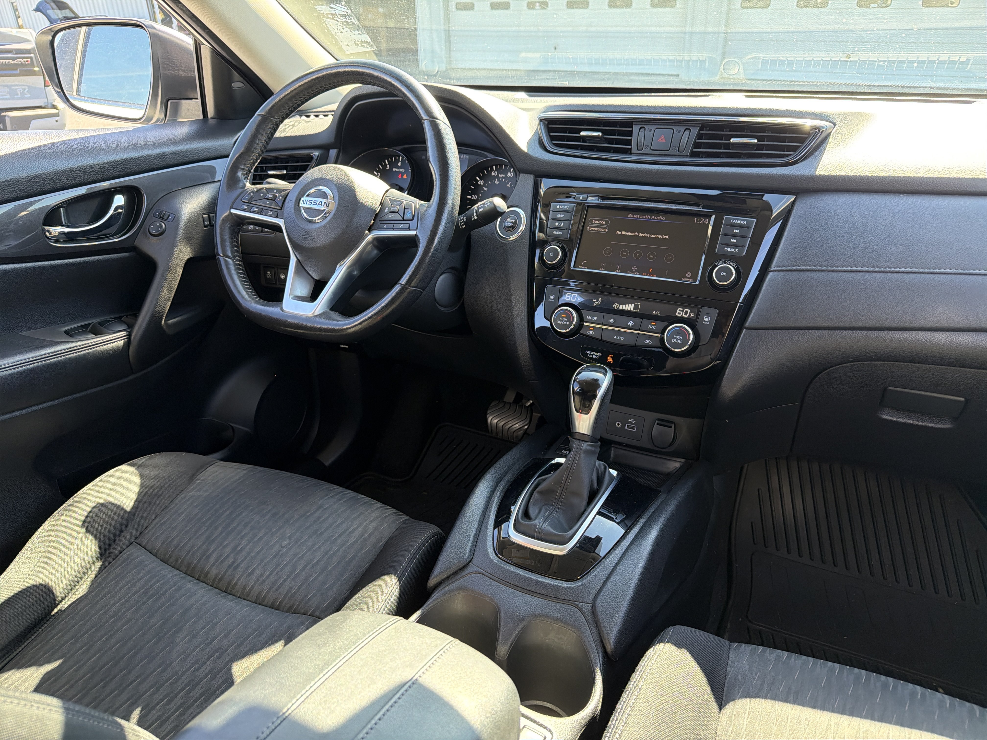 Used 2019 Nissan Rogue SV w/ Premium Package AWD/4WD image 31