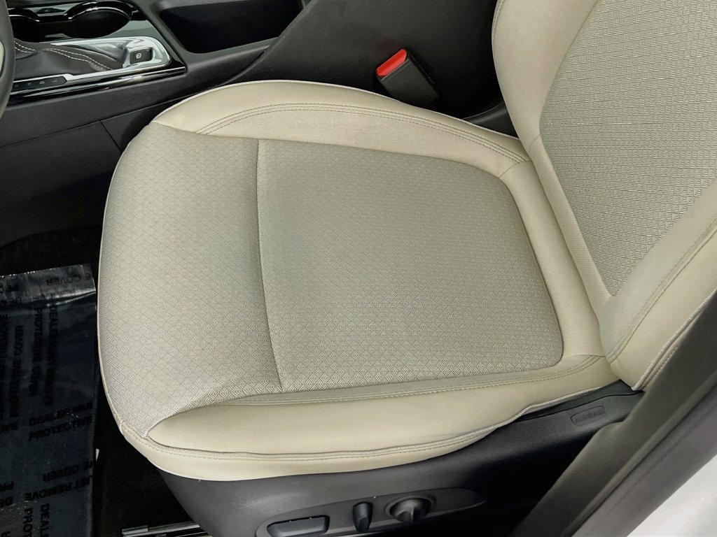Used 2023 Buick Encore GX Select FWD image 18