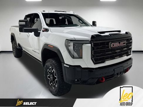 Used 2025 GMC Sierra 2500 AT4X AWD/4WD image 5