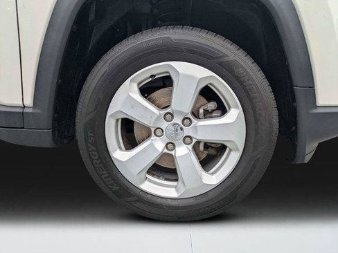 Certified 2019 Jeep Compass Latitude w/ Popular Equipment Group AWD/4WD image 10