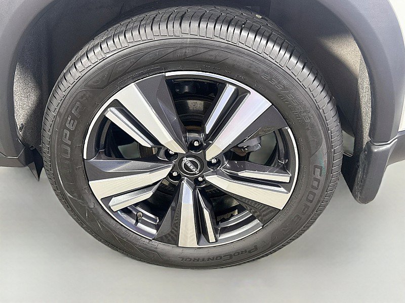 Certified 2023 Nissan Rogue Platinum w/ Platinum Premium Package AWD/4WD image 33