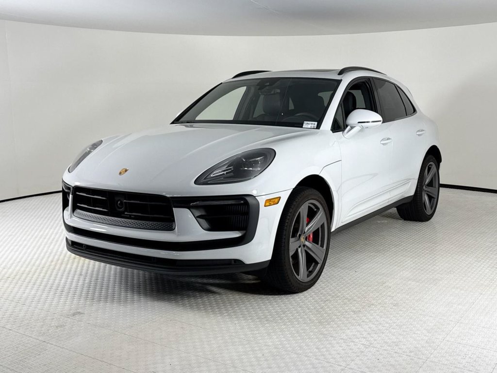 Certified 2024 Porsche Macan S AWD/4WD image 1