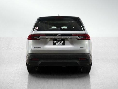 Used 2025 Toyota Grand Highlander AWD Hybrid image 4