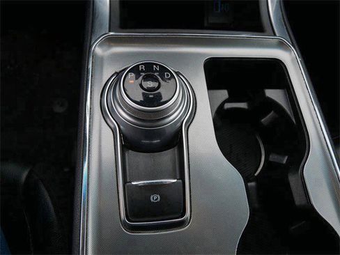 Used 2024 Ford Edge Titanium image 21