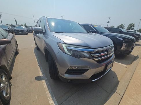 Used 2016 Honda Pilot Touring image 5