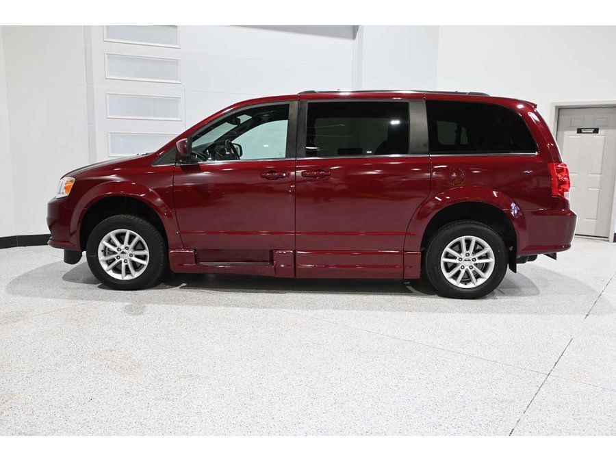 Used 2019 Dodge Grand Caravan SXT FWD image 10