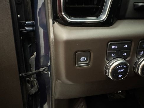 Used 2022 GMC Sierra 1500 Denali w/ Technology Package AWD/4WD image 29