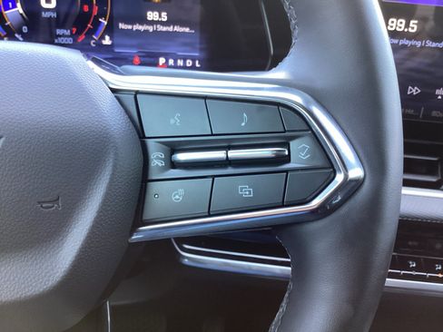 Used 2025 Chevrolet Equinox LT w/ Convenience Package II FWD image 34