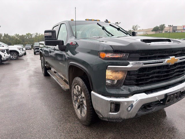 Used 2025 Chevrolet Silverado 2500 LT w/ All Star Edition AWD/4WD image 9