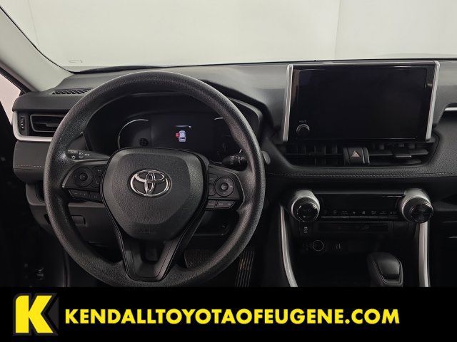 Used 2025 Toyota RAV4 XLE AWD/4WD image 12