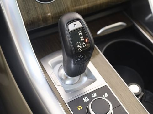 Used 2016 Land Rover Range Rover Sport SE image 7