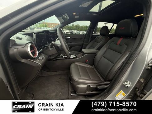 Used 2025 Chevrolet Trax RS w/ Sunroof Package FWD image 21