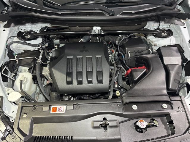 Used 2023 Mitsubishi Eclipse Cross LE AWD/4WD image 6