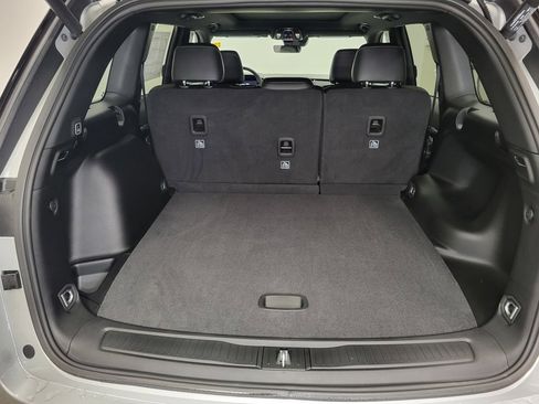 New 2025 Jeep Grand Cherokee Limited image 8