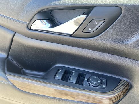 Used 2023 GMC Acadia SLE w/ Driver Convenience Package FWD image 22