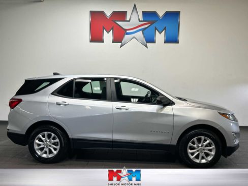 Used 2021 Chevrolet Equinox LS image 1