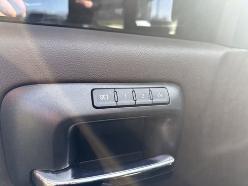 Used 2018 Chevrolet Silverado 2500 High Country w/ Duramax Plus Package image 14