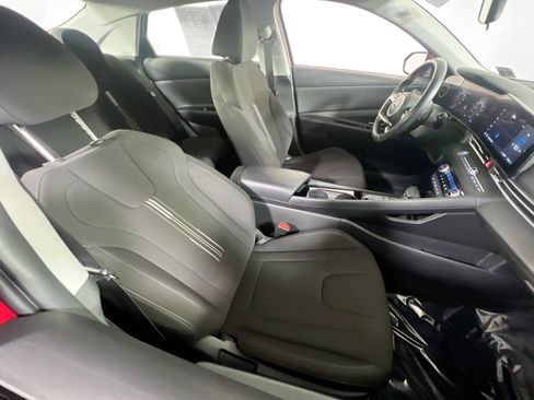 Used 2023 Hyundai Elantra SEL w/ Convenience Package image 27