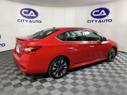 Used 2019 Nissan Sentra SR image 3